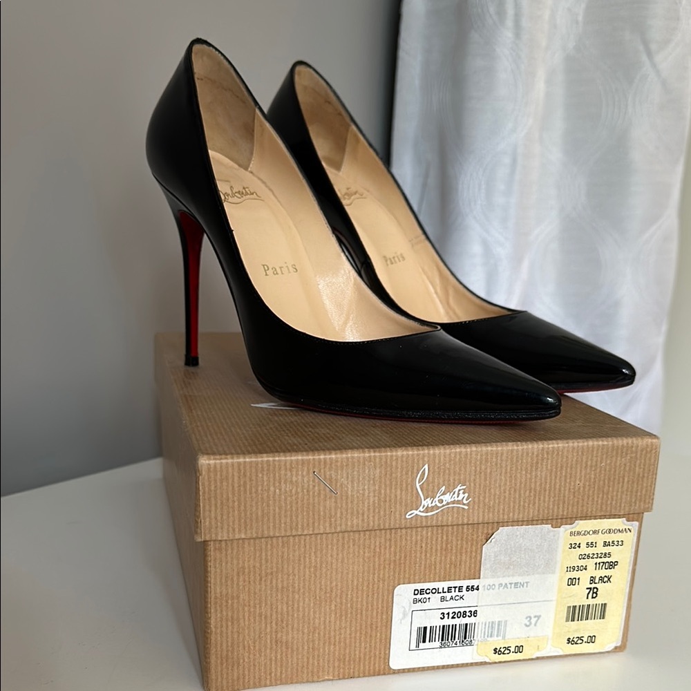 Christian Louboutin Black Patent Decollete 554
